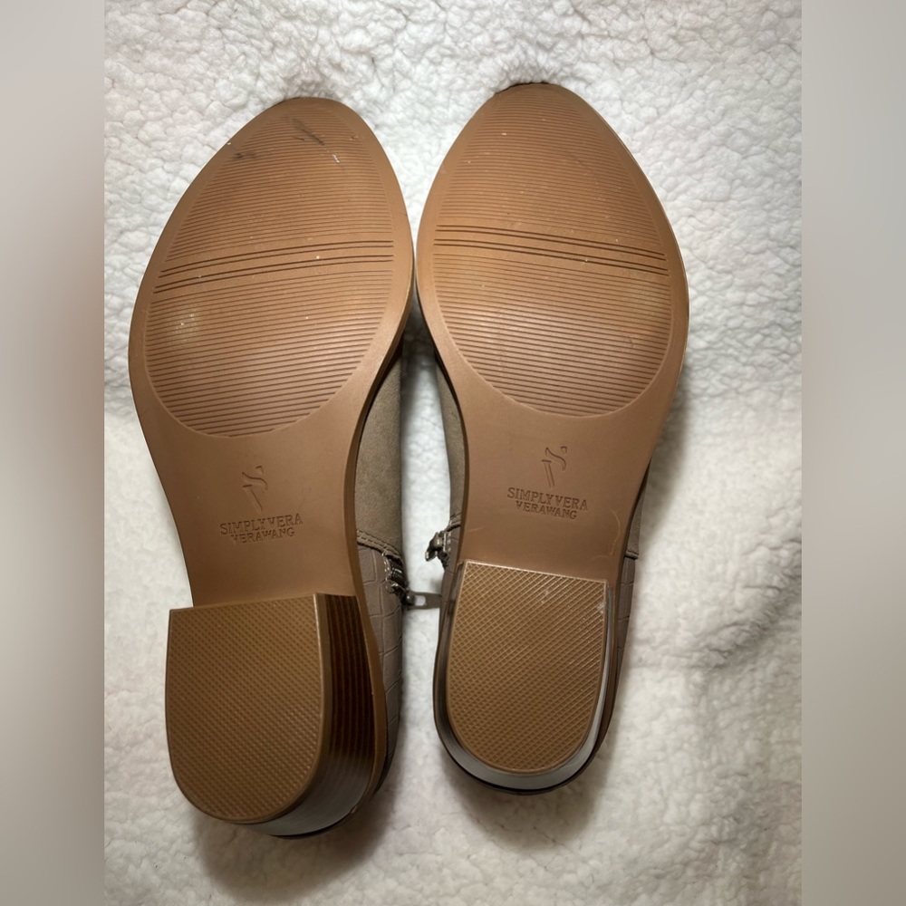 NWOT-Womens Vera Wang Taupe Booties - Picture 6 of 11